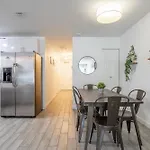 Entire 3 Bedroom House 10 Mins Mia And Downtown