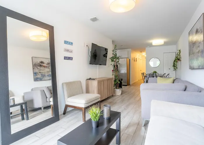 Entire 3 Bedroom House 10 Mins Mia And Downtown