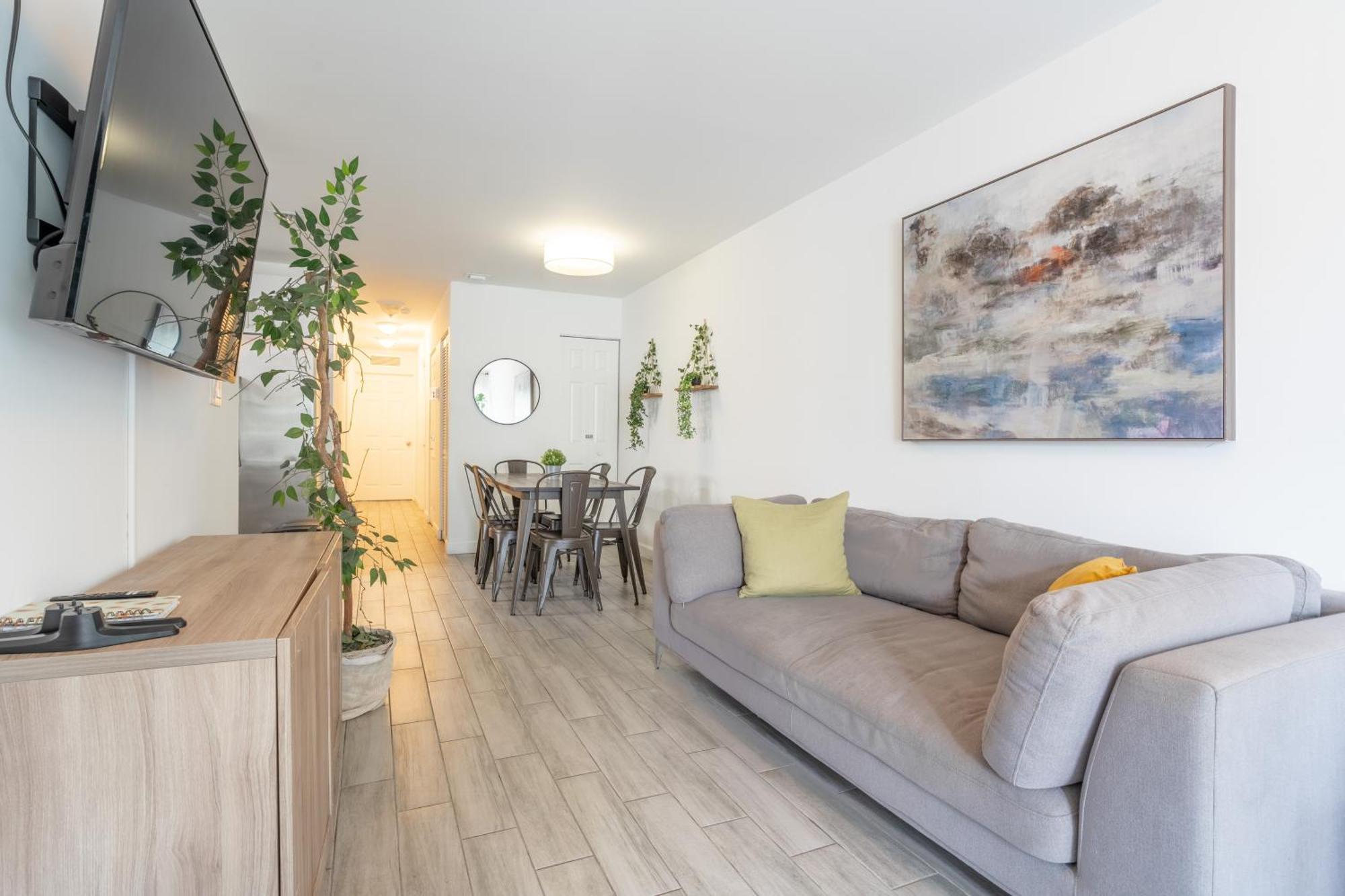 Casa vacanze Entire 3 Bedroom House 10 Mins Mia And Downtown *
