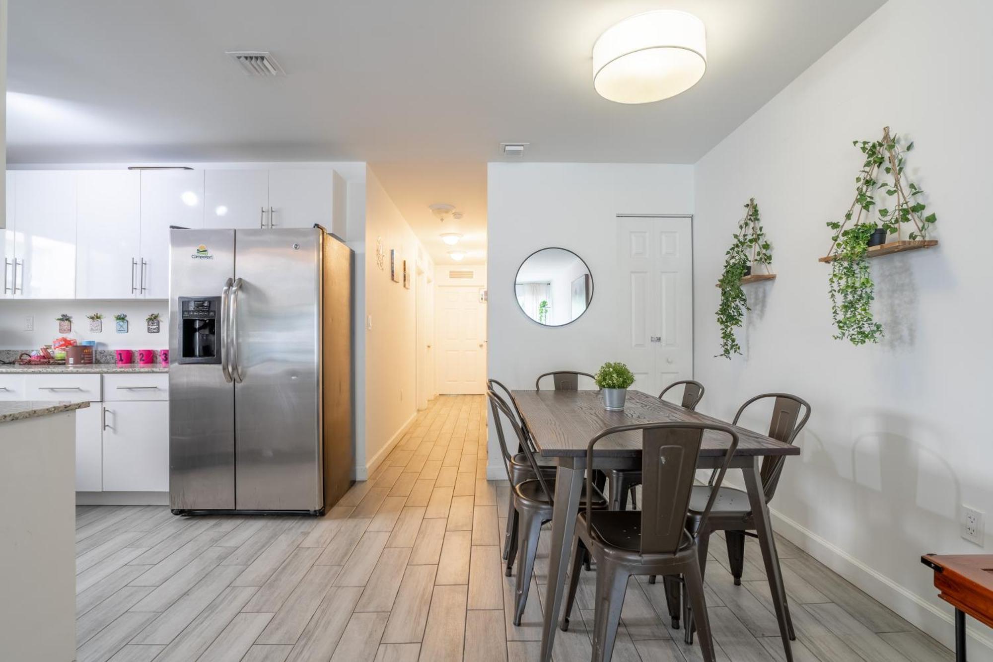 Casa vacanze Entire 3 Bedroom House 10 Mins Mia And Downtown