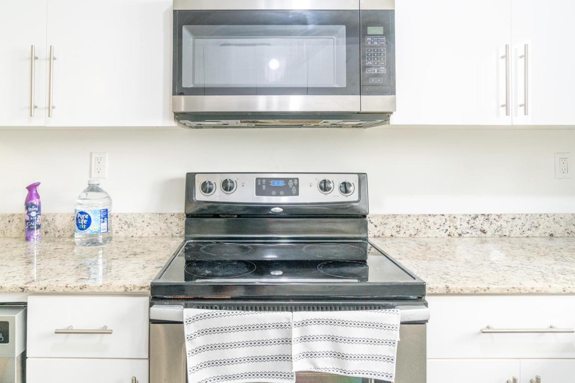 Entire 3 Bedroom House 10 Mins Mia And Downtown